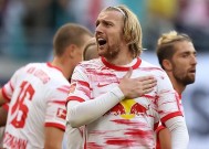 爱游戏官方网站-包含斯图加特发布备战花絮，今晨内部沟通，英超任务艰巨，身体对抗强度拉满的词条