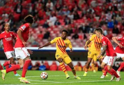 爱游戏平台下载-勇士对阵利物浦展开拉锯大战，最终险胜对手(勇士对阵利物浦展开拉锯大战,最终险胜对手是谁)