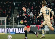 爱游戏平台下载-德罗巴连续十二场比赛得分超过险胜，法国队不断突破！赢得满堂喝彩(德国巴西7比1猜中赢了多少)